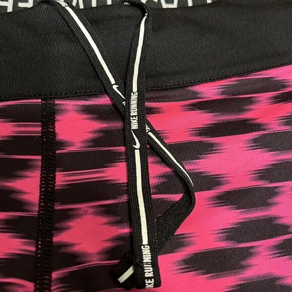 NWOT NIKE Dri-fit Pink and Black Run Fast Live Fearless  running Capri Leggings - Picture 3 of 9